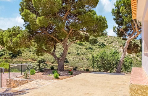 Los Puertos House | Large rustic property with private swimming pool and beautiful outdoor area.