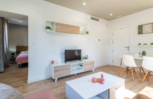 Cervantes Apartment | Apartment in a restored mansion in Granada.