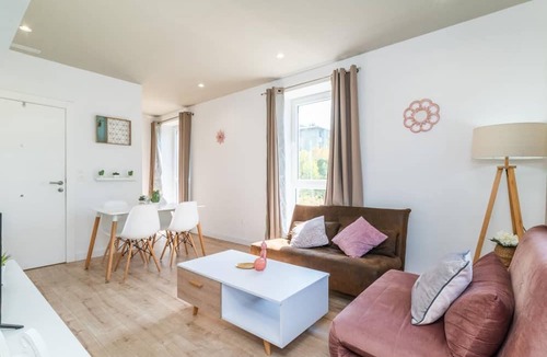 Cervantes Apartment | Apartment in a restored mansion in Granada.