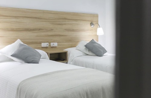 El Cuervo de Sevilla Hotel | Hotel Restaurante Vía Sevilla - Cádiz by MA 22 Puntos