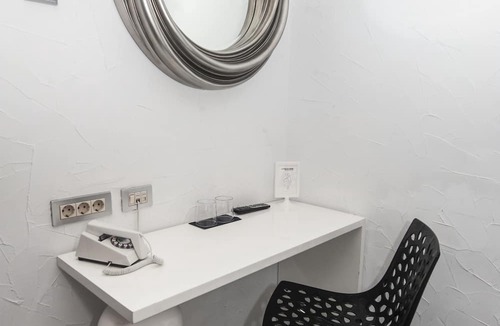 Barrio de La Latina Hotel | Posada del Dragón Boutique Hotel