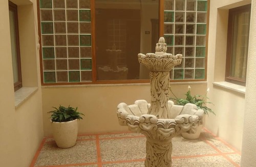 Valdepenas Hostel | Hostal Posada Entreviñas