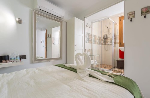 Competa Bed & Breakfast | Salamandra Plaza B&B