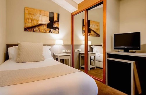 Centro Hotel | Ikonik Plaza Mercado