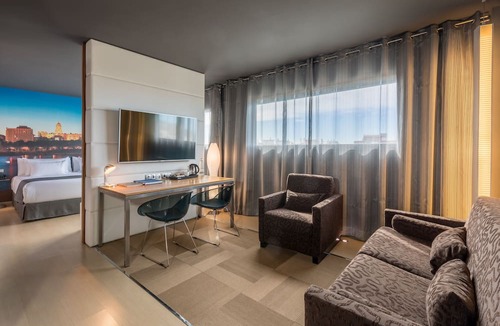 R.E.N.F.E. Hotel | Barceló Malaga Hotel