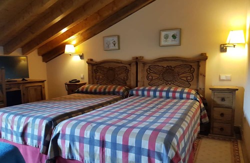 Navarredonda de Gredos Hotel | Hotel Garabatos