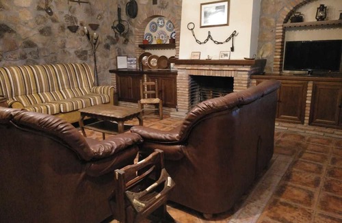Torrejon El Rubio House | Casa Rural Peña Falcon