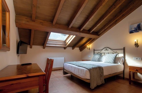 Arenas de Cabrales Hotel | Hotel Naranjo De Bulnes