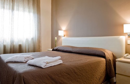 Hoyos del Espino Hotel | El Milano Real