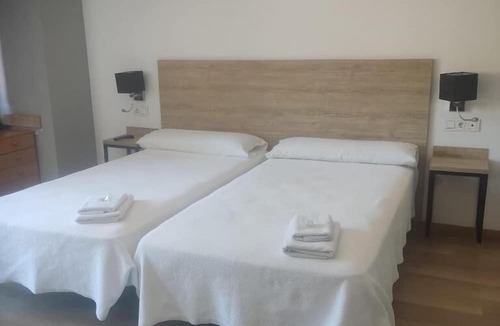 Almazcara Hostel | Hostal los Rosales