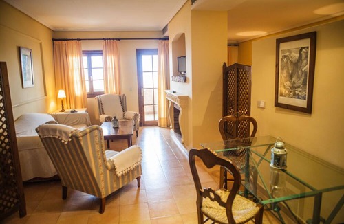 Centro Comercial Bahia Sur Apartment | Estudios Turisticos Bahia Sur
