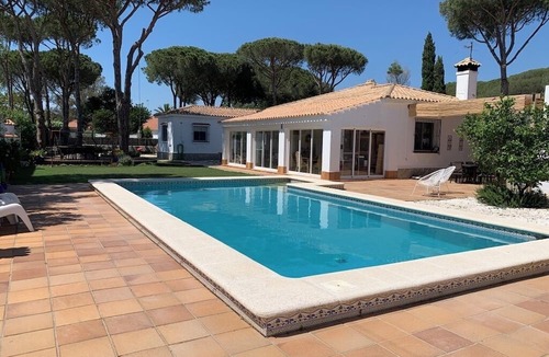 San Andres Golf Ski Chalet | Chalet 'Casa La Reina' with Private Pool, Wi-Fi and Air Conditioning