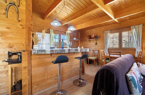 Sanlucar de Barrameda Cottage | Cottage 'La Cabaña Los Abuelos' with Private Terrace, Private Garden and Wi-Fi