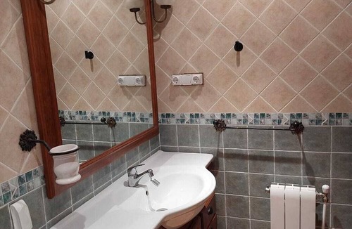 Castril Apartment | Holiday Apartment "Casa Rural La Parra Castril 1 Bajo" with Mountain View, Terrace & Wi-Fi
