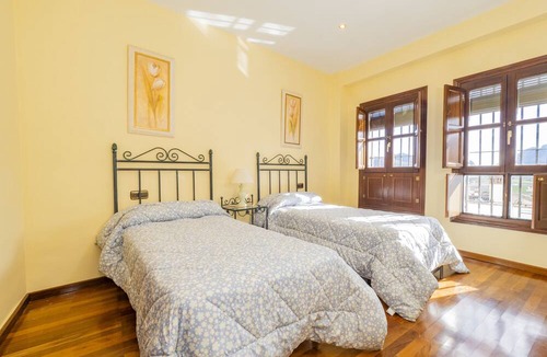 Zafarraya Cottage | Cubo's La Casa de Tita Elvira Family 20 PAX