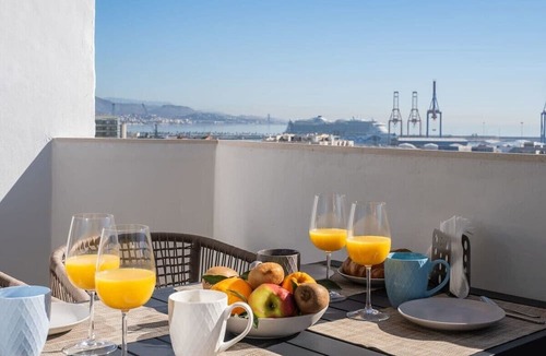 Parque Ayala Apartment | Top Floor Sea View & Terrace in Malaga!