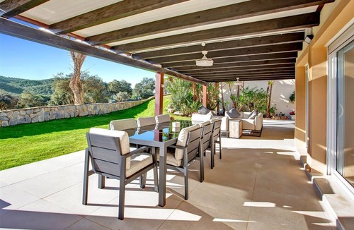 San Roque Apartment | Exceptional 3-Bedroom Apartment with Private Pool