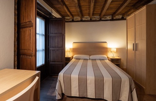 La Cueva Hotel | Apartamentos Posada La Robla