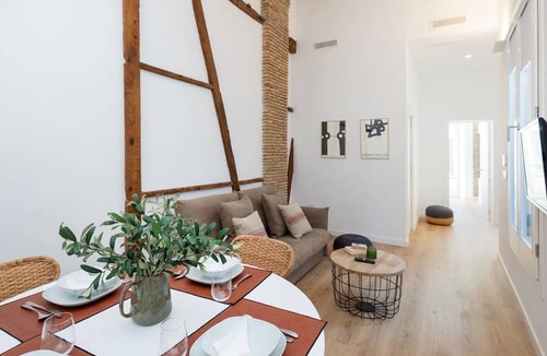 Central District Apartment | ChezmoiHomes Patio Zahorí 7