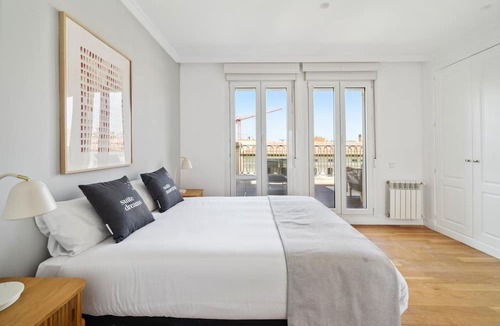 Castellana Apartment | Limehome Madrid Calle de Nuñez de Balboa