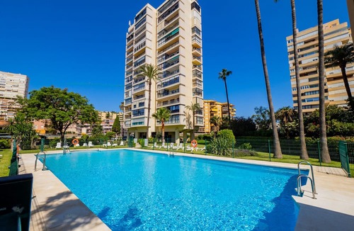 Torremolinos Apartment | Cubo's Seaview Apartment Evy Playa/near beach/views/free wifi/parking included