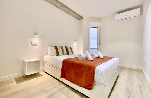 Embajadores Apartment | Charming Latina Village - Two-bedroom apartment