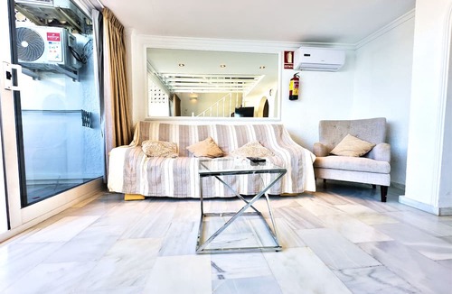 Marbella Seafront Promenade Apartment | Skol 706 - Lovely 2-Bedroom Apartment For Rent in Skol Marbella