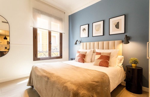 Embajadores Apartment | Apolo VII apartment in Madrid