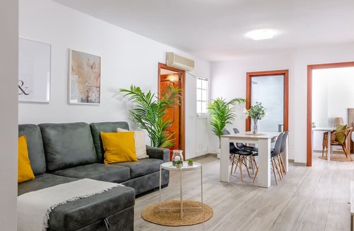El Molinillo Apartment | WintowinRentals Fabulous, WIFI and Free Parking.