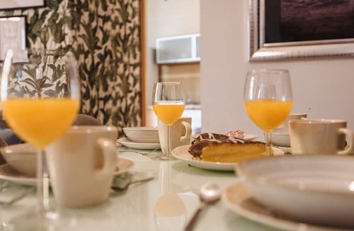 San Bartolome Apartment | Homey Seville. Bright Apartment in Santa Cruz (Sleeps 6; Parking Optional)
