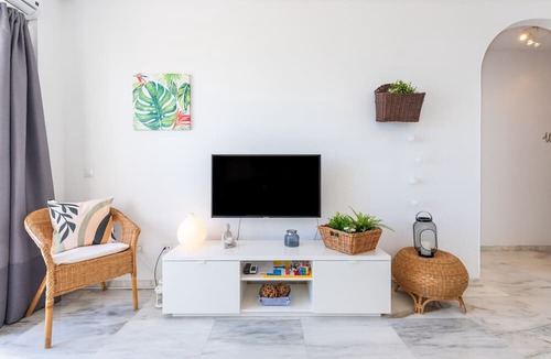 Benalmadena Costa Apartment | Apartment 'Pueblo Quinta' with Sea View, Wi-Fi and Air Conditioning