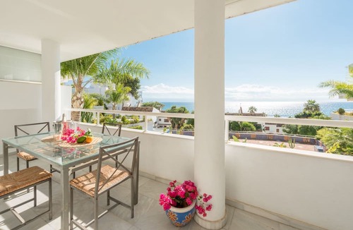 Marbella City Centre Apartment | Holiday Apartment with seaview
