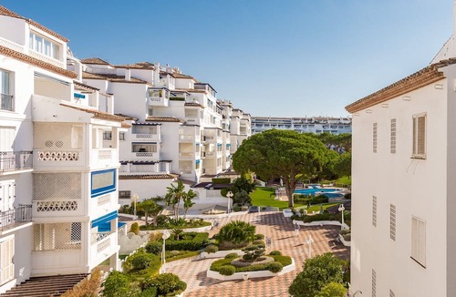 Puerto Banus Apartment | Beachside Puerto Banus Stunning Apartment 312