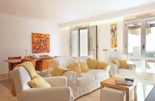 Ojen Apartment | Luxury penthouse in natural surroundings