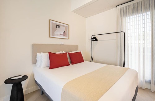 R.E.N.F.E. Apartment | Dobo Málaga Perchel