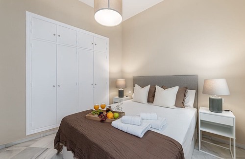 Encarnacion-Regina Apartment | Waou Seville Center III