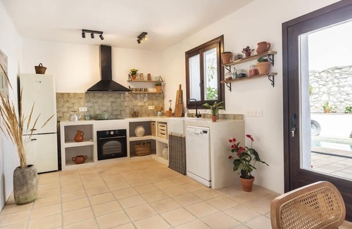 Niguelas Villa | Rustic house with a swimming pool in Nigüelas