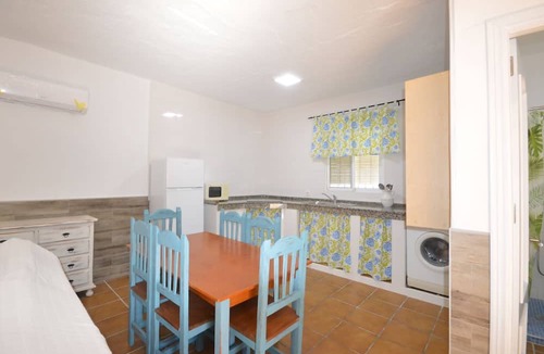 Conil de la Frontera Hotel | Samuel house with community pool and porch