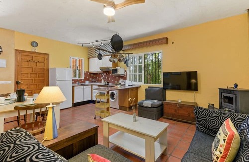 Estepona Cottage | Casa Montaña Estepona Mirador del Padrón (9 km from the beach and pet-friendly)