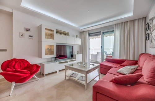 San Pedro de Alcantara Apartment | Apartment 'Acogedor Apartamento 2 Dormitorios' with Shared Pool, Wi-Fi and Air Conditioning