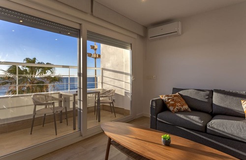 Cadiz Apartment | DELFIN Sunny Home by Cadiz4Rentals