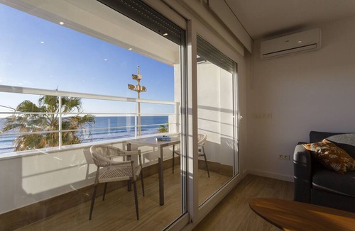 Cadiz Apartment | DELFIN Sunny Home by Cadiz4Rentals