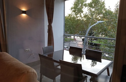 Talavera de la Reina Condo | Amplio Alojamiento, Céntrico y Tranquilo, Aire Ac., Wifi, Ascensor, 4 PAX