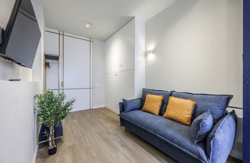 Chueca Apartment | Chic Studio Steps from Gran Vía, Madrid