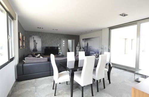 Yecla Villa | Villa 'Campo Premium' with Mountain View, Wi-Fi and Air Conditioning
