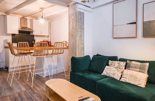 Moncloa - Arguelles Apartment | Modern and Elegant apartment in Arg&uuml;elles with 2 Suites and Dressing Room &ndash; Ideal for Families