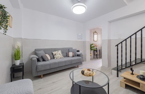 Malaga-Este Apartment | Cubo's Sea House Pedregalejo/close to the beach/urban/free wifi