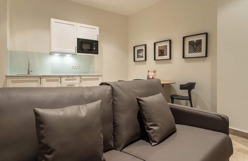Sol Apartment | Suites You Opera
