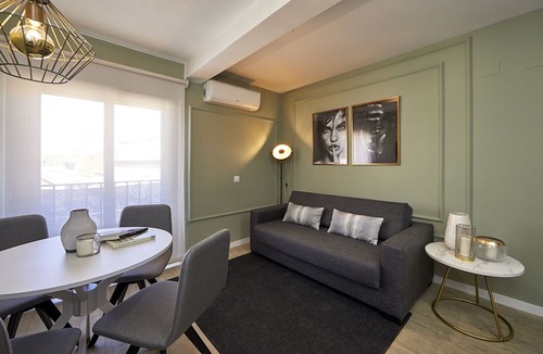 Barrio de La Latina Apartment | L&H La Latina
