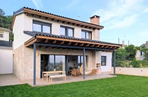 Candeleda House | Villa de diseño con jardín, piscina y vistas